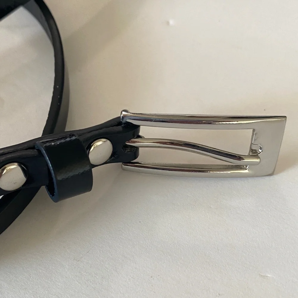 Eliza J Skinny Shiny Patent Black Belt Size 16W Silver Buckle 39-42” (98-108cm)